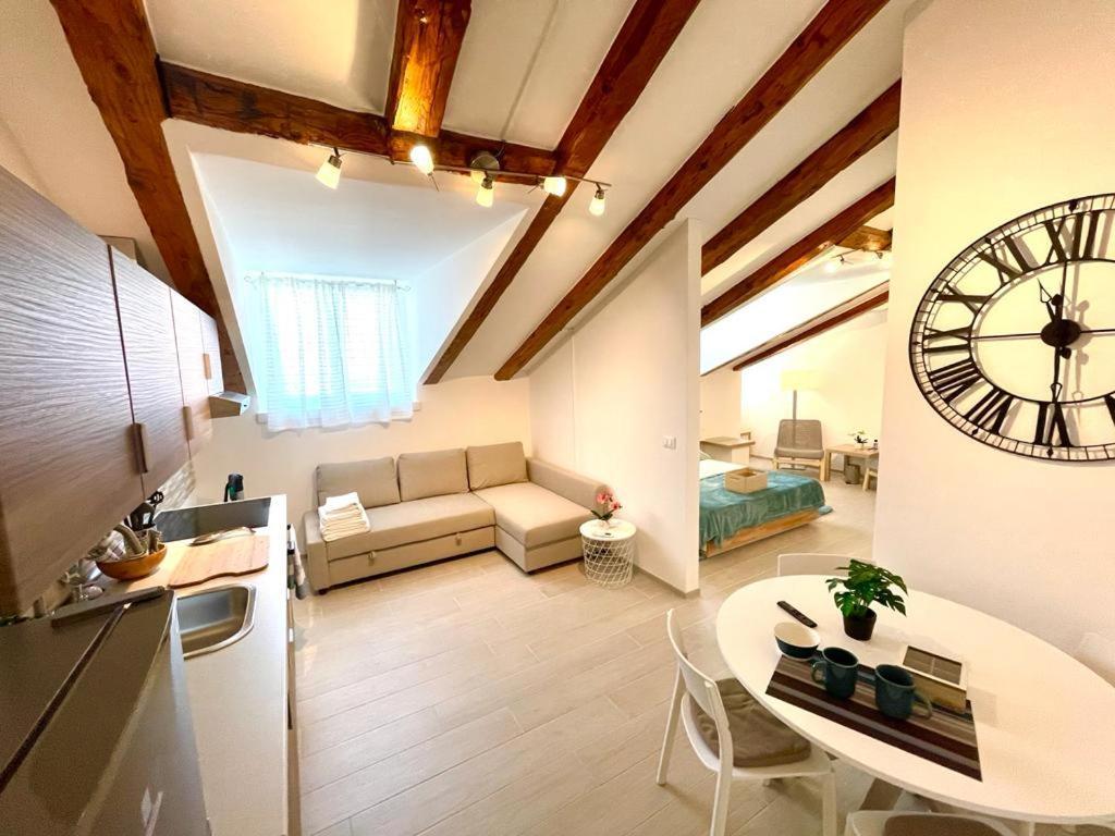 Perfect Stay Apartments トリエステ エクステリア 写真